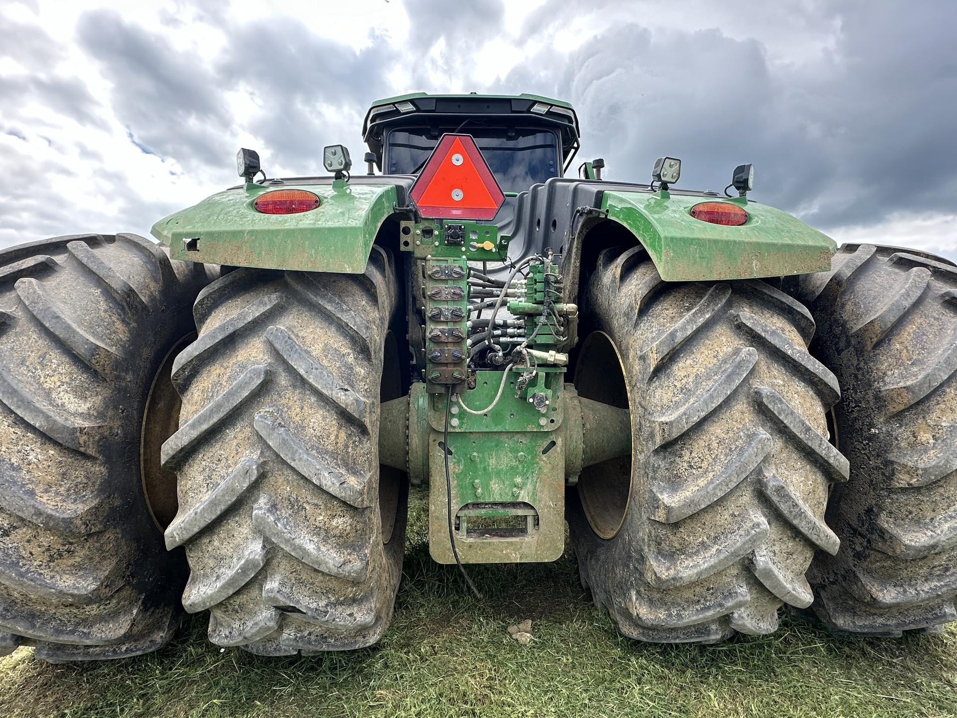 2023 John Deere 9R 640