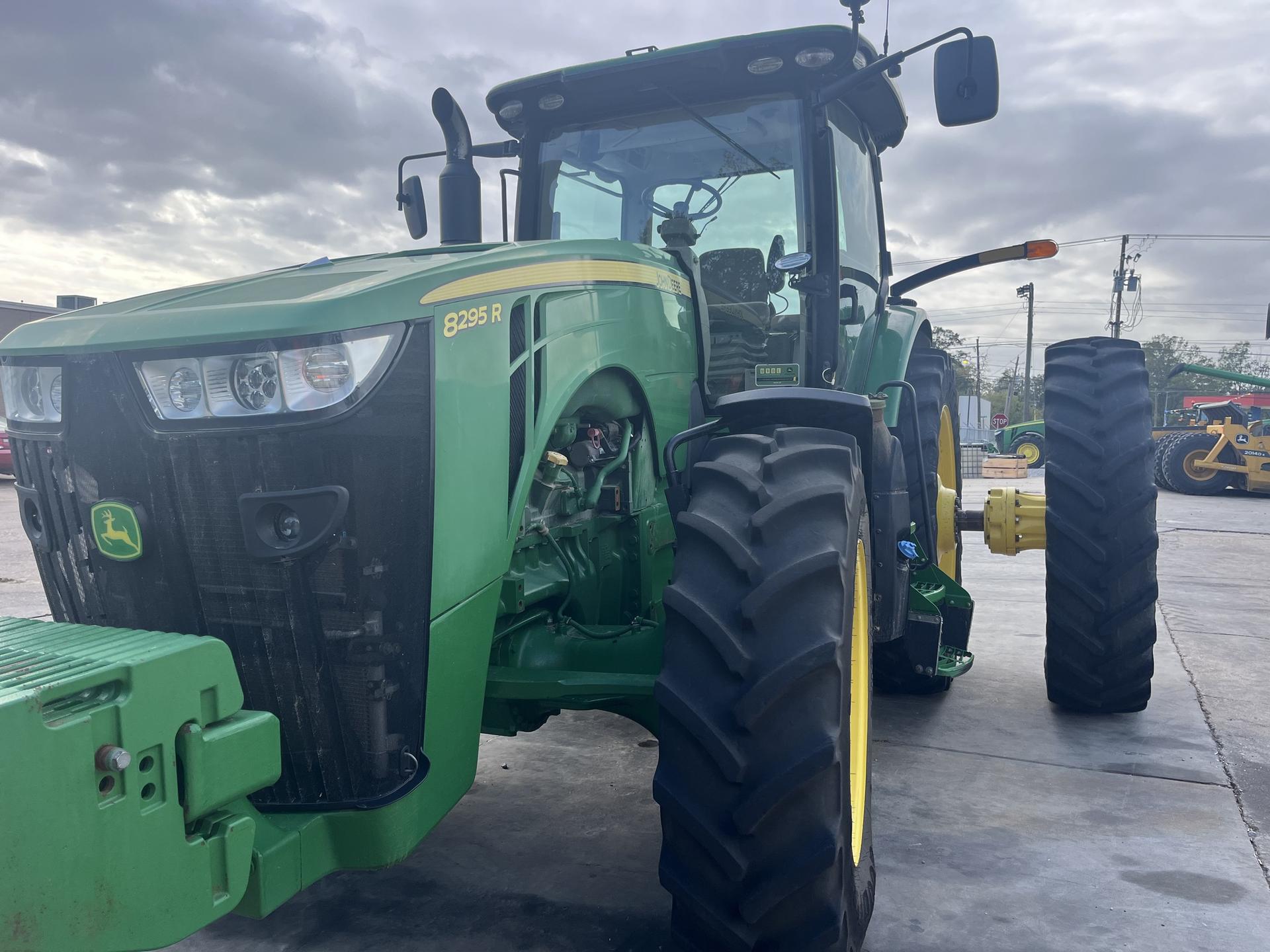 2019 John Deere 8295R