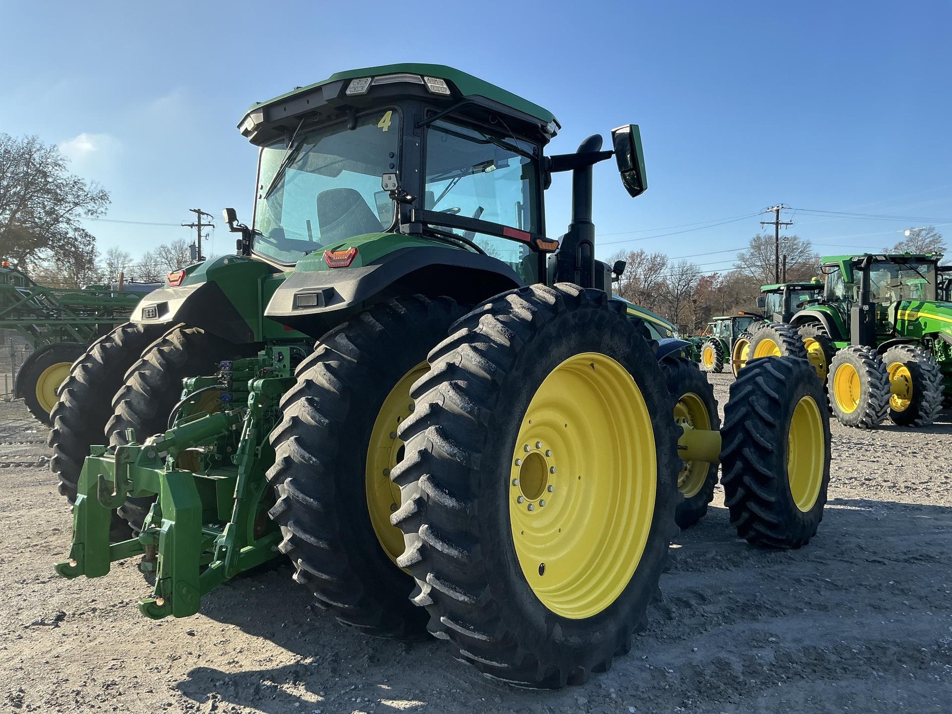 2022 John Deere 8R 310 Image