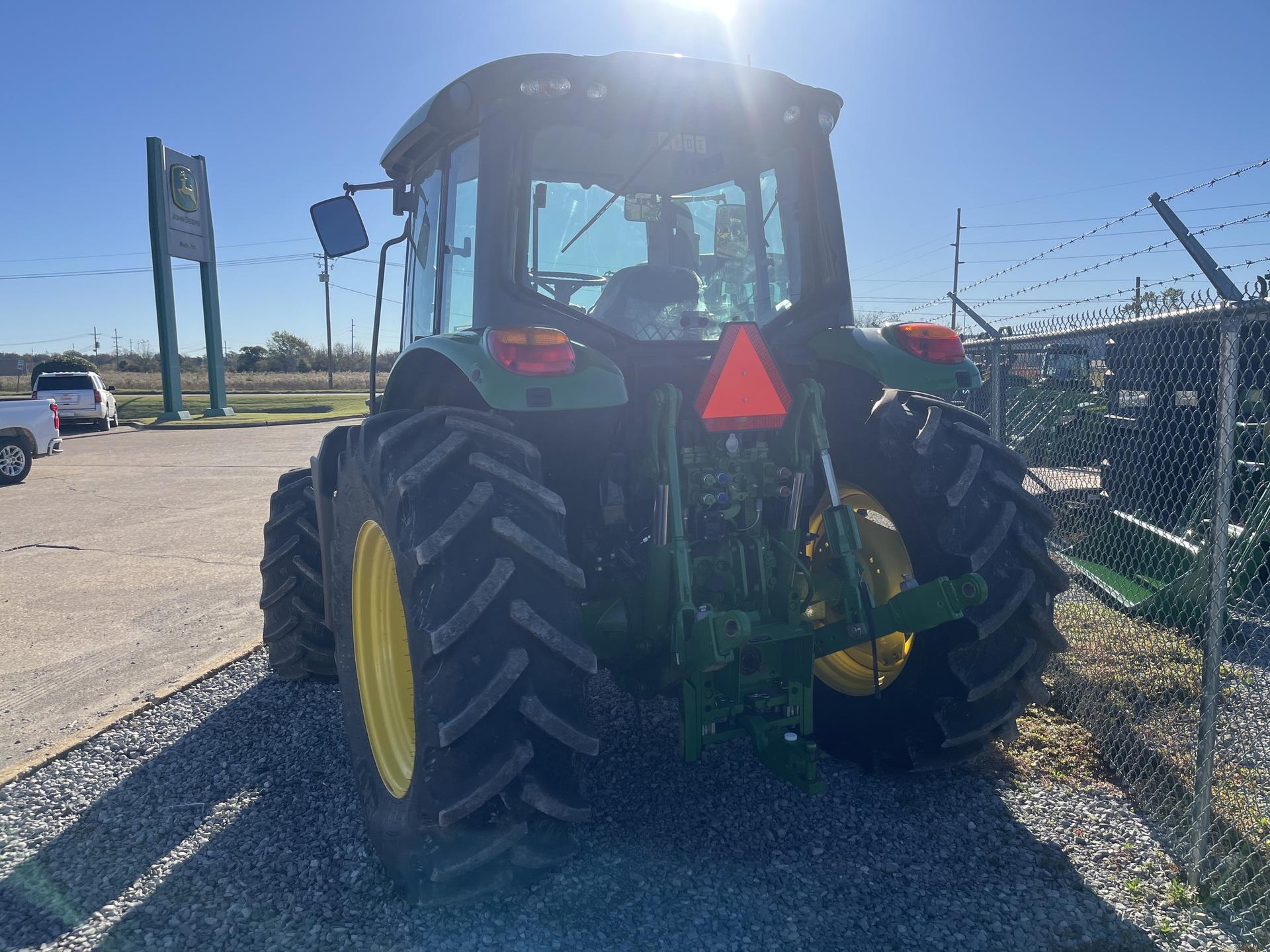 2023 John Deere 6120M