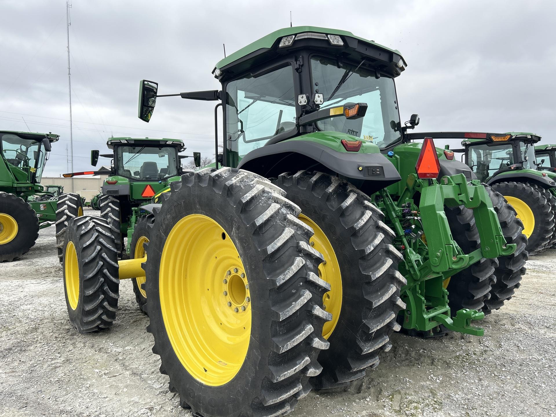 2023 John Deere 8R 310