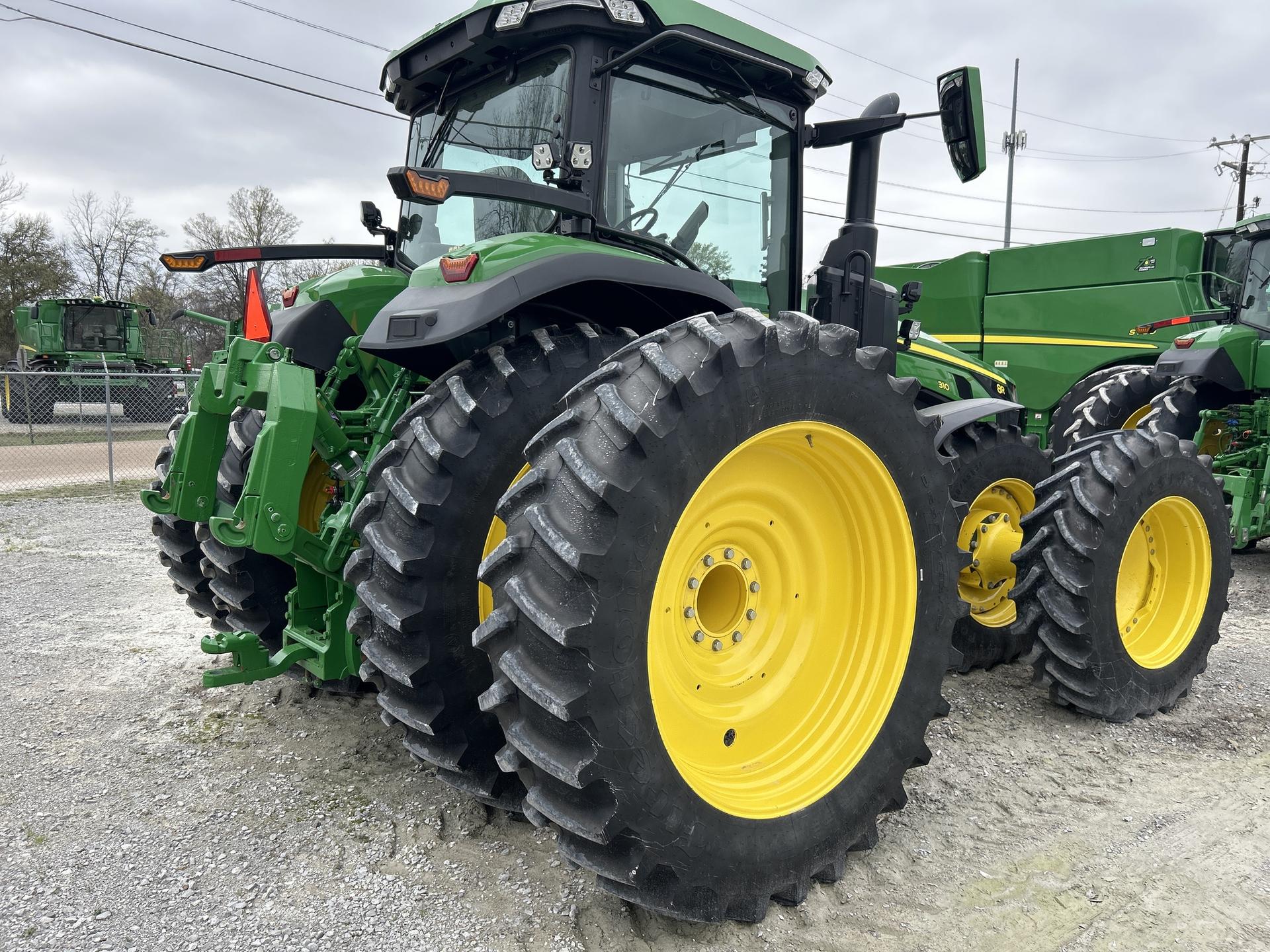 2023 John Deere 8R 310