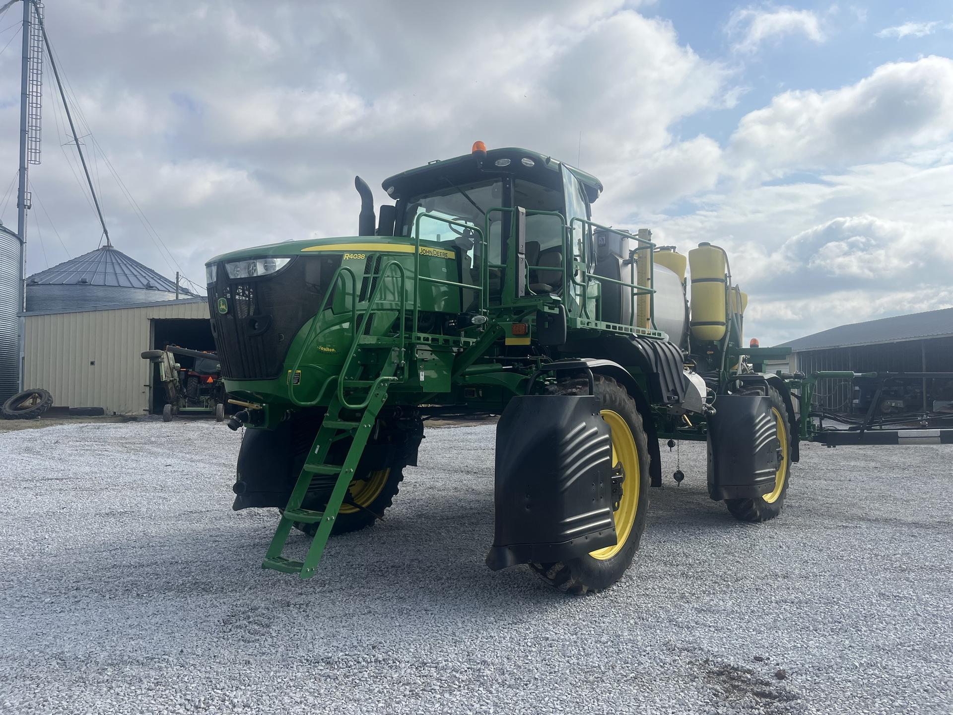 2018 John Deere R4038 Image