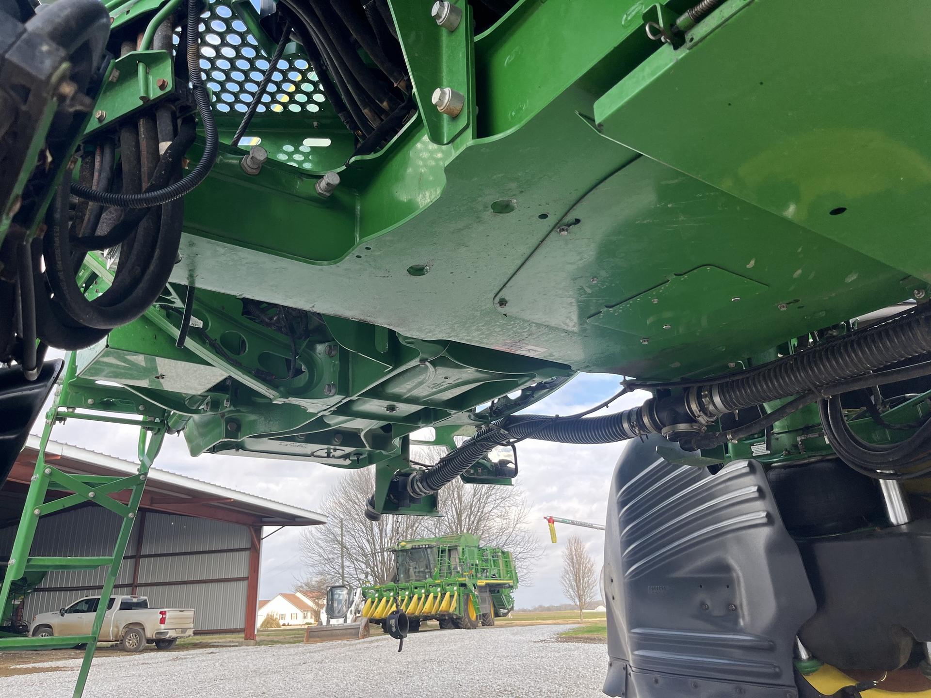 2018 John Deere R4038 Image