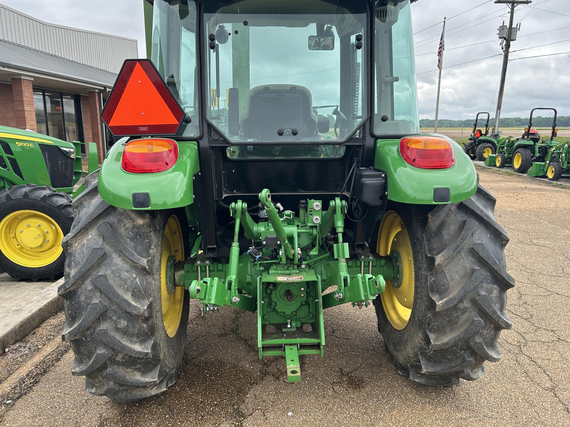 2021 John Deere 5075E