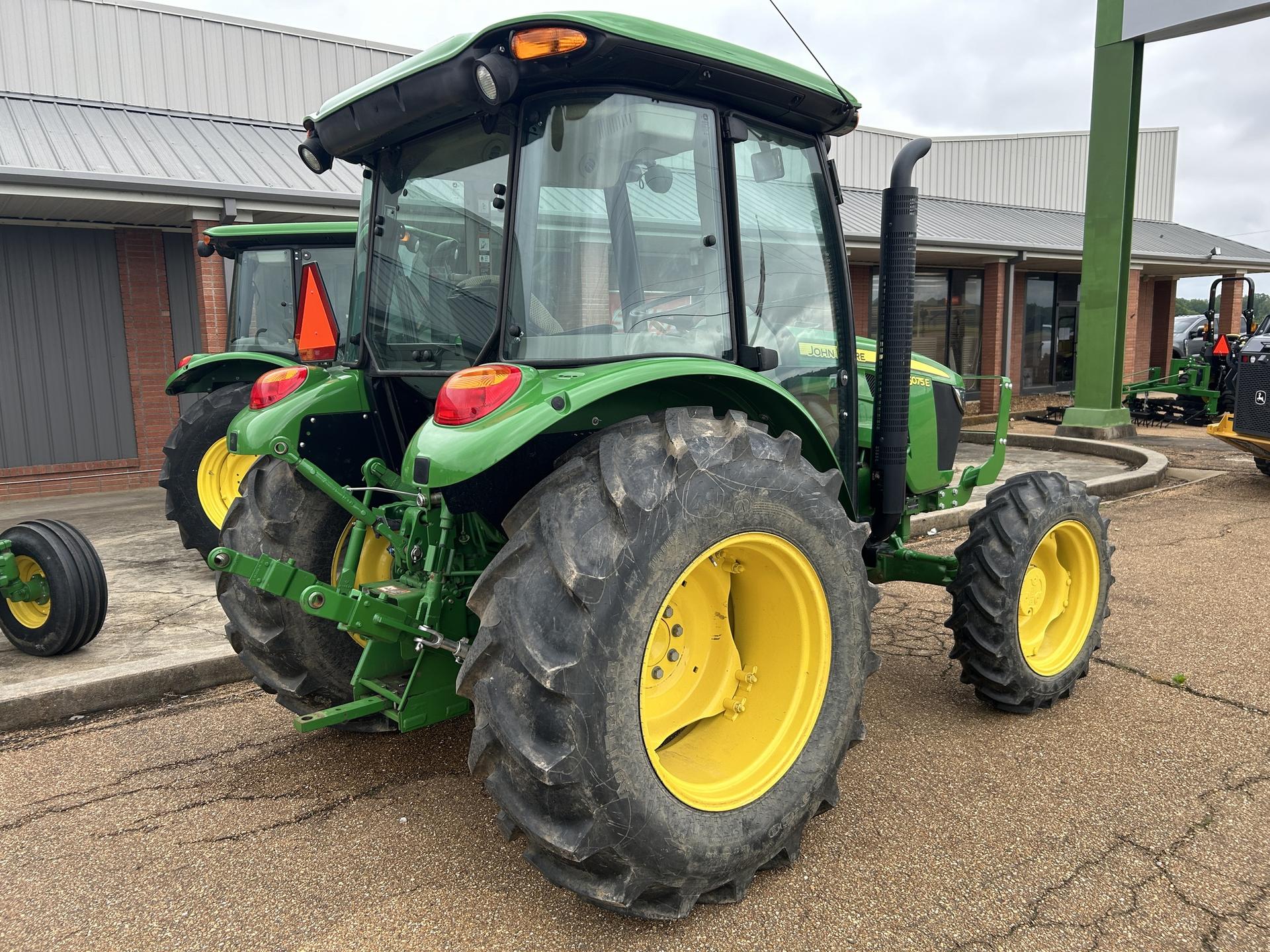 2021 John Deere 5075E