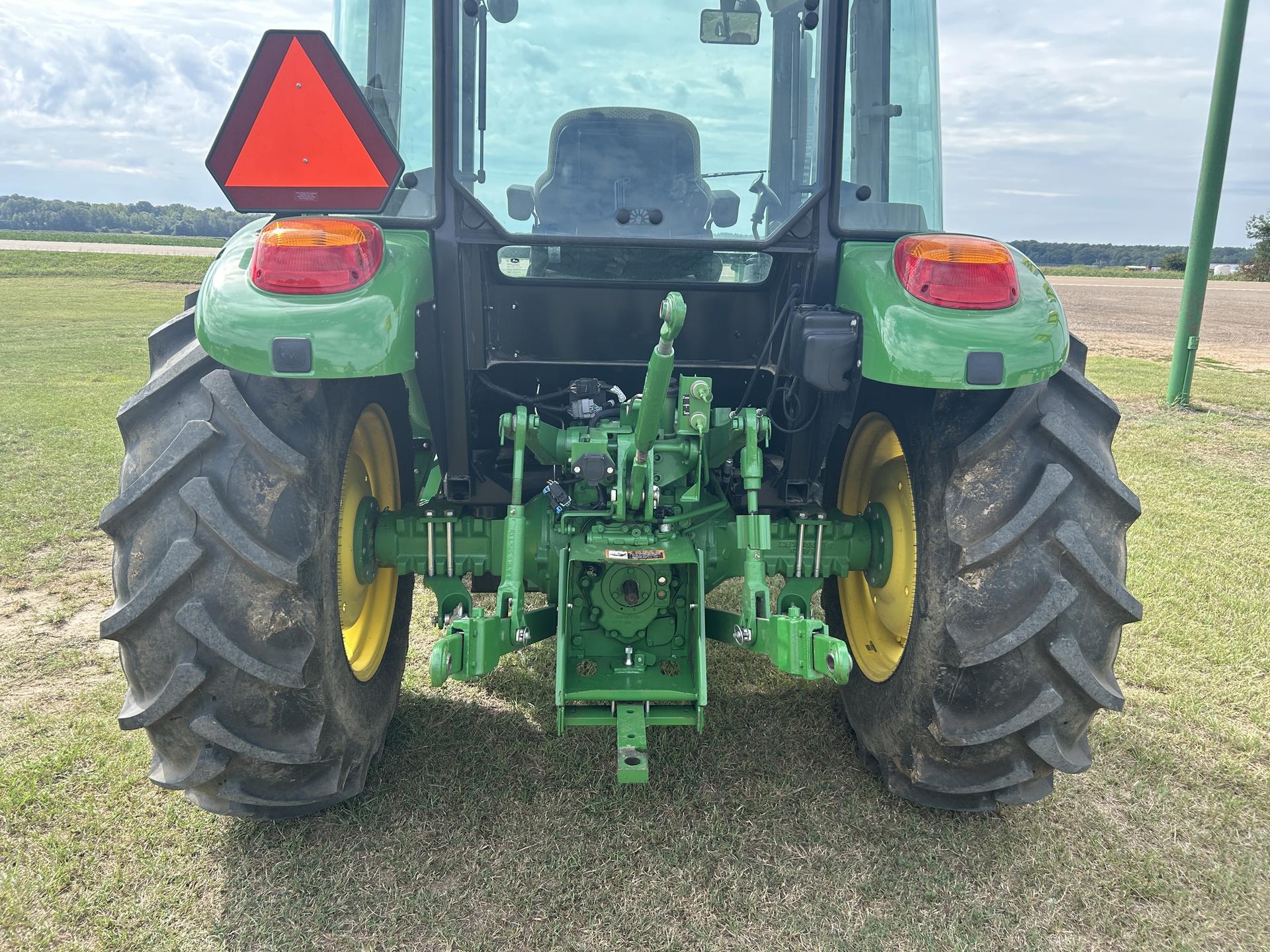 2021 John Deere 5075E