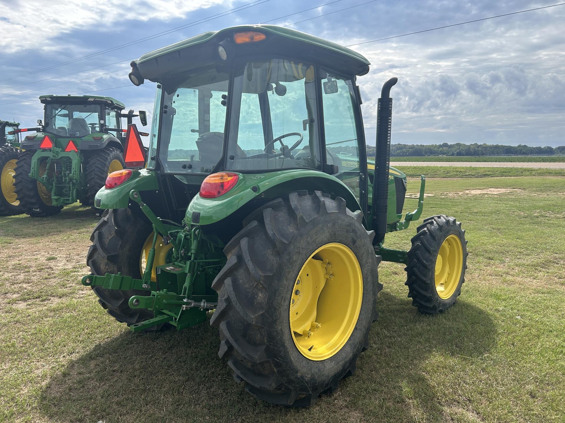 2021 John Deere 5075E