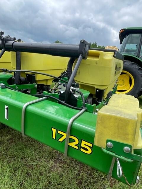 2021 John Deere 1725