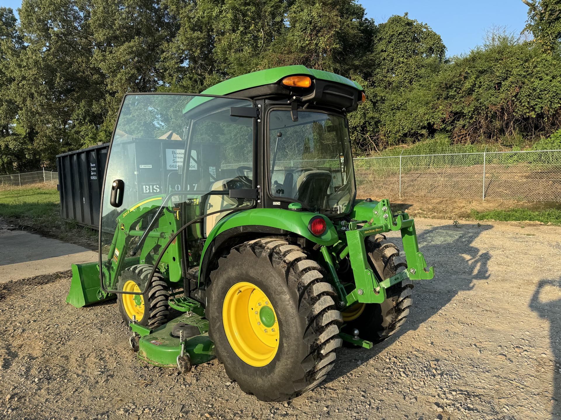 2021 John Deere 3033R Image