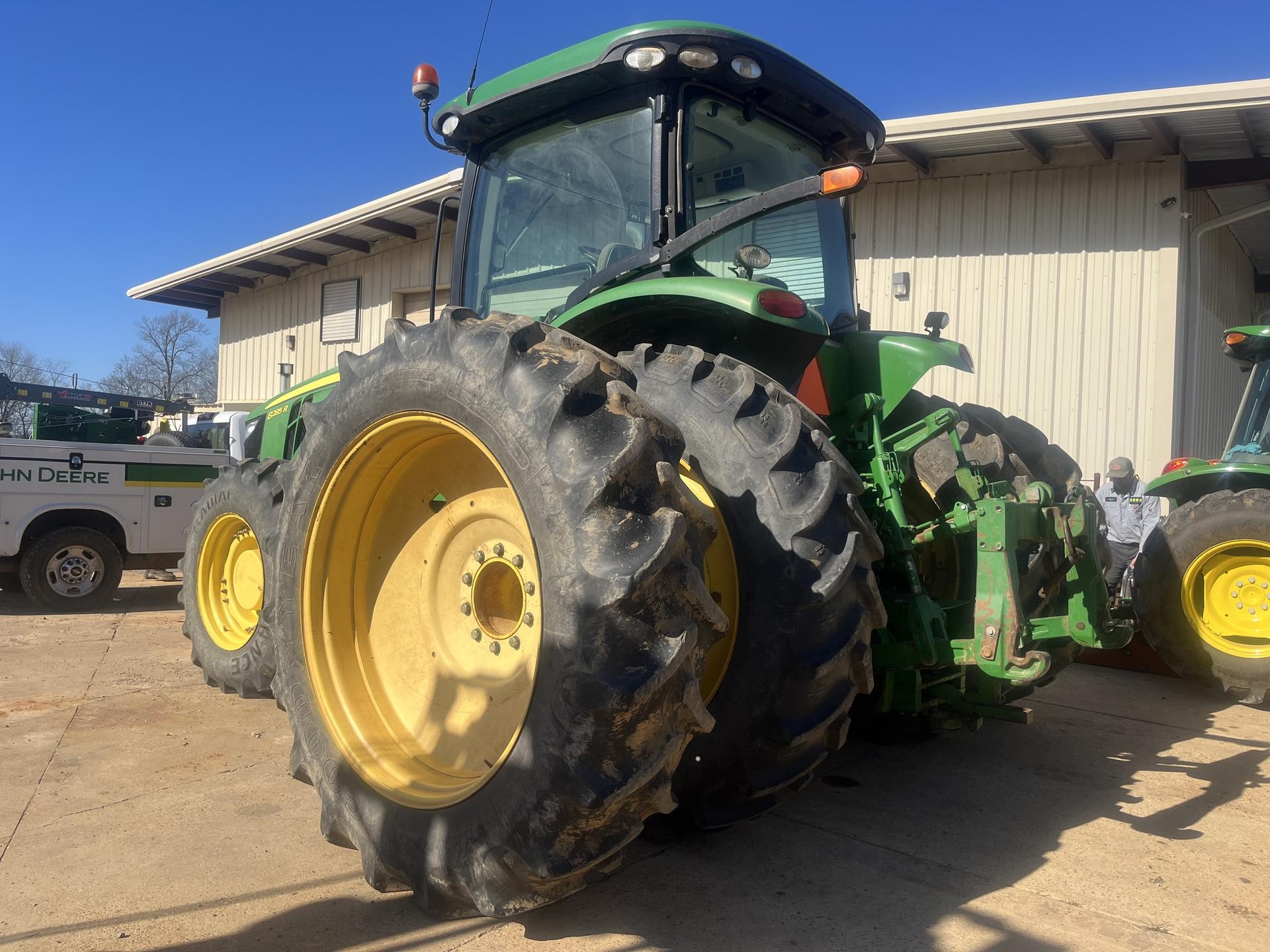 2012 John Deere 8285R Image