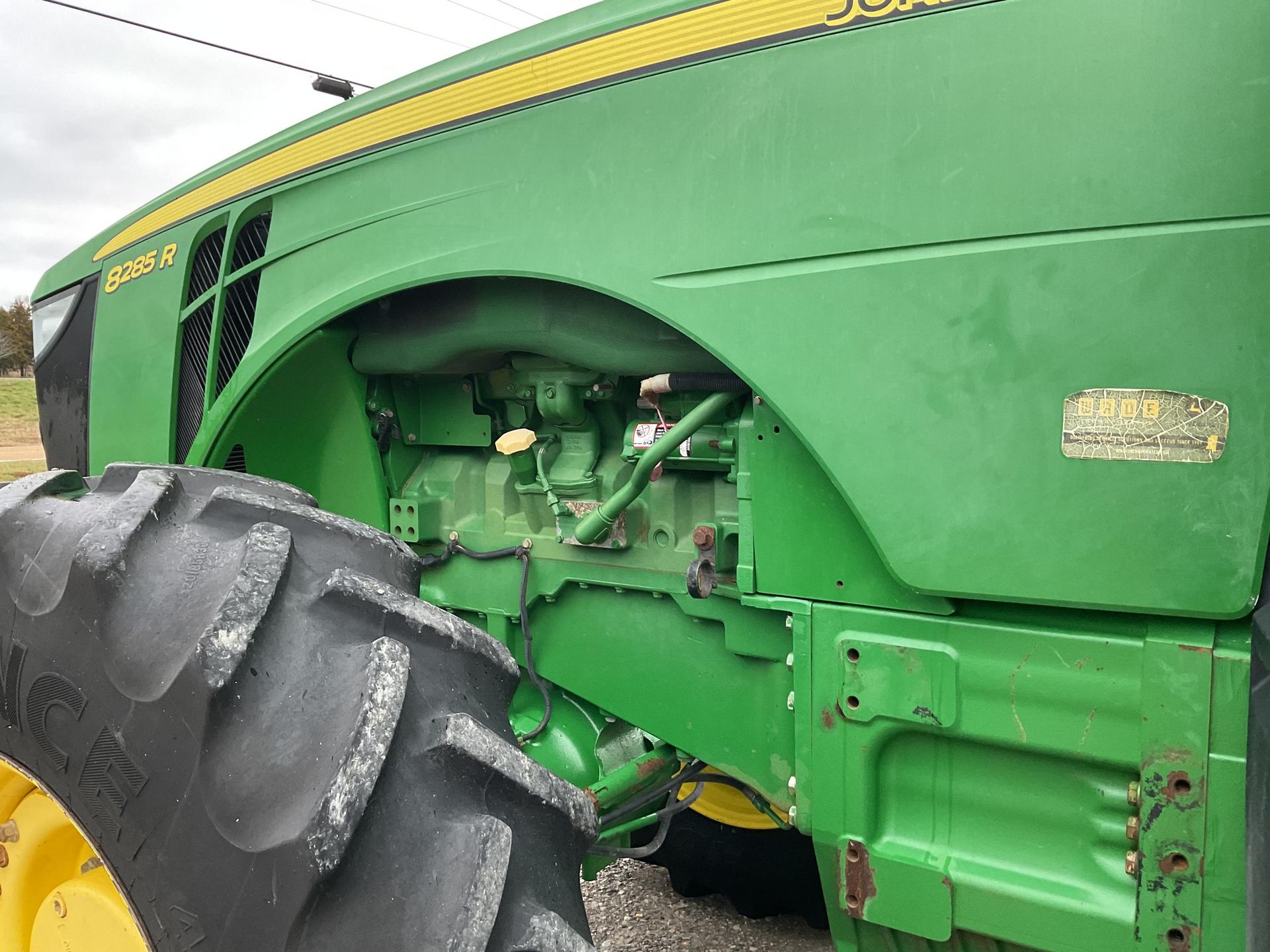 2012 John Deere 8285R Image