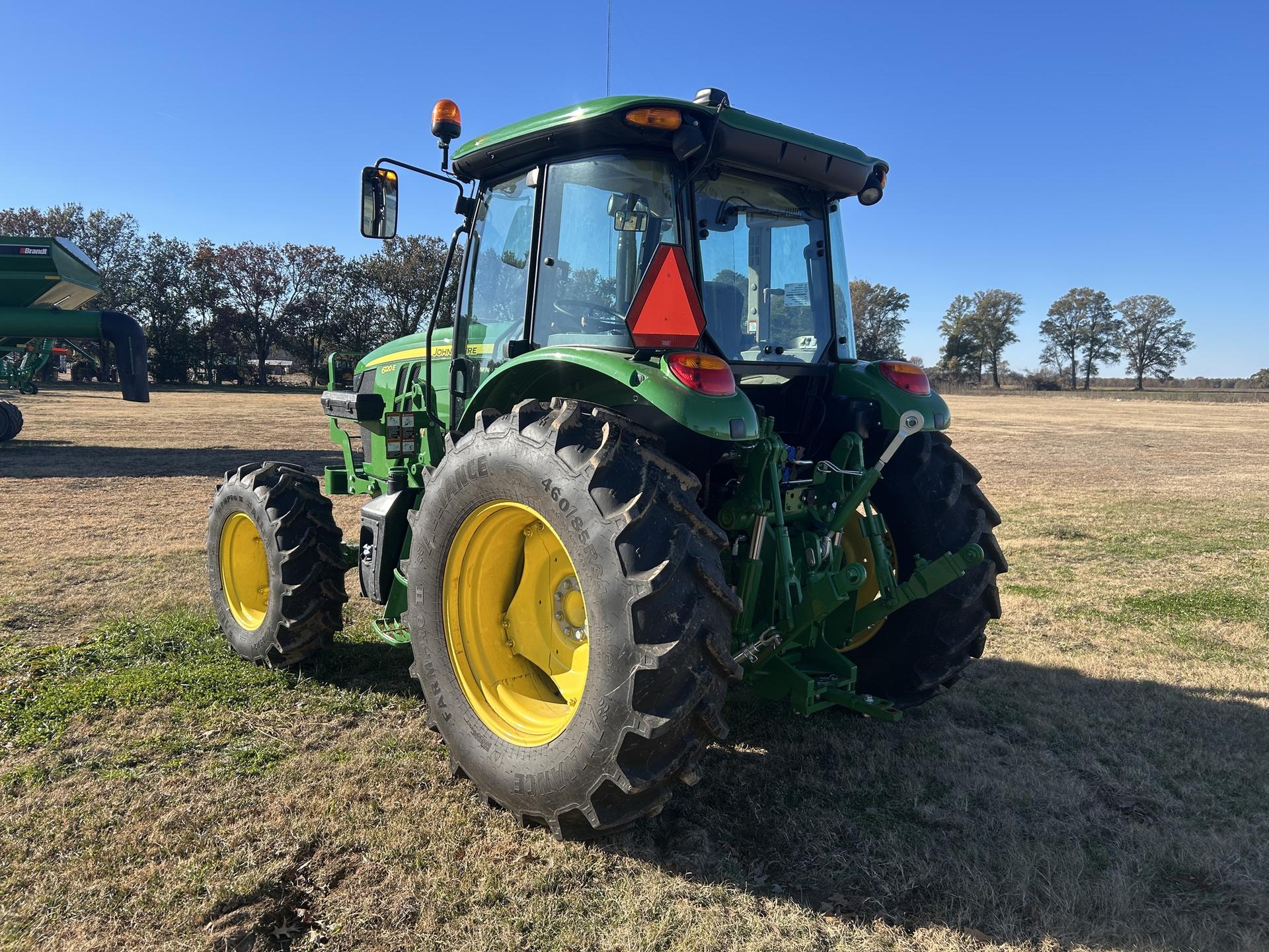 2023 John Deere 6120E