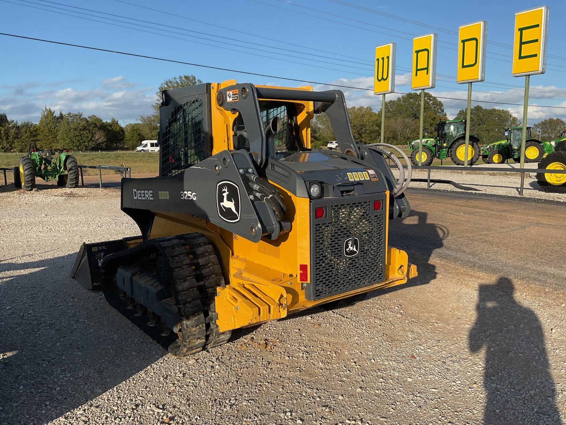 2022 John Deere 325G