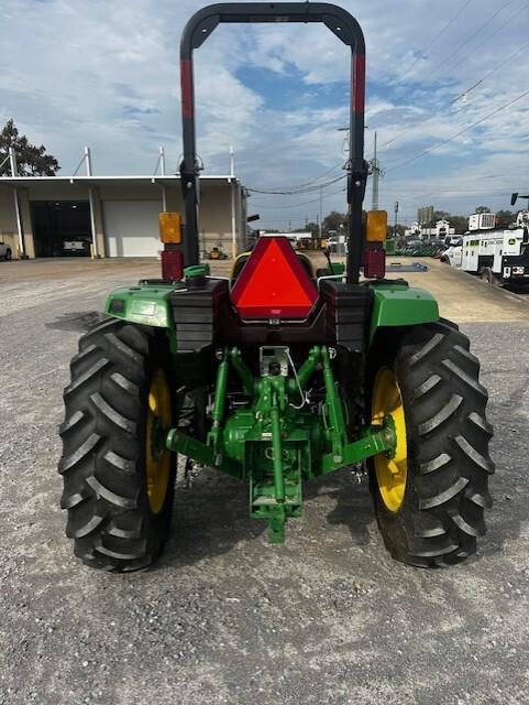 2022 John Deere 4052M