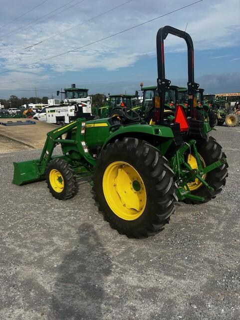 2022 John Deere 4052M