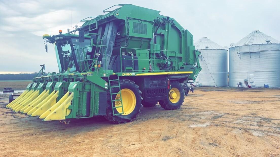 2017 John Deere CP690