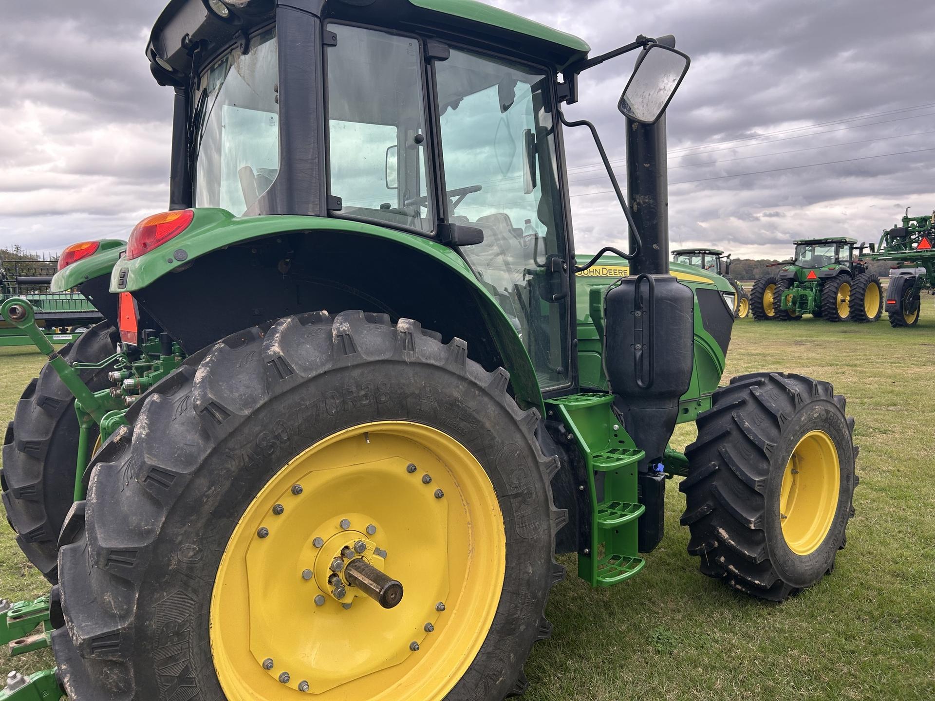 2023 John Deere 6140M