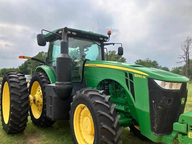 2016 John Deere 8320R