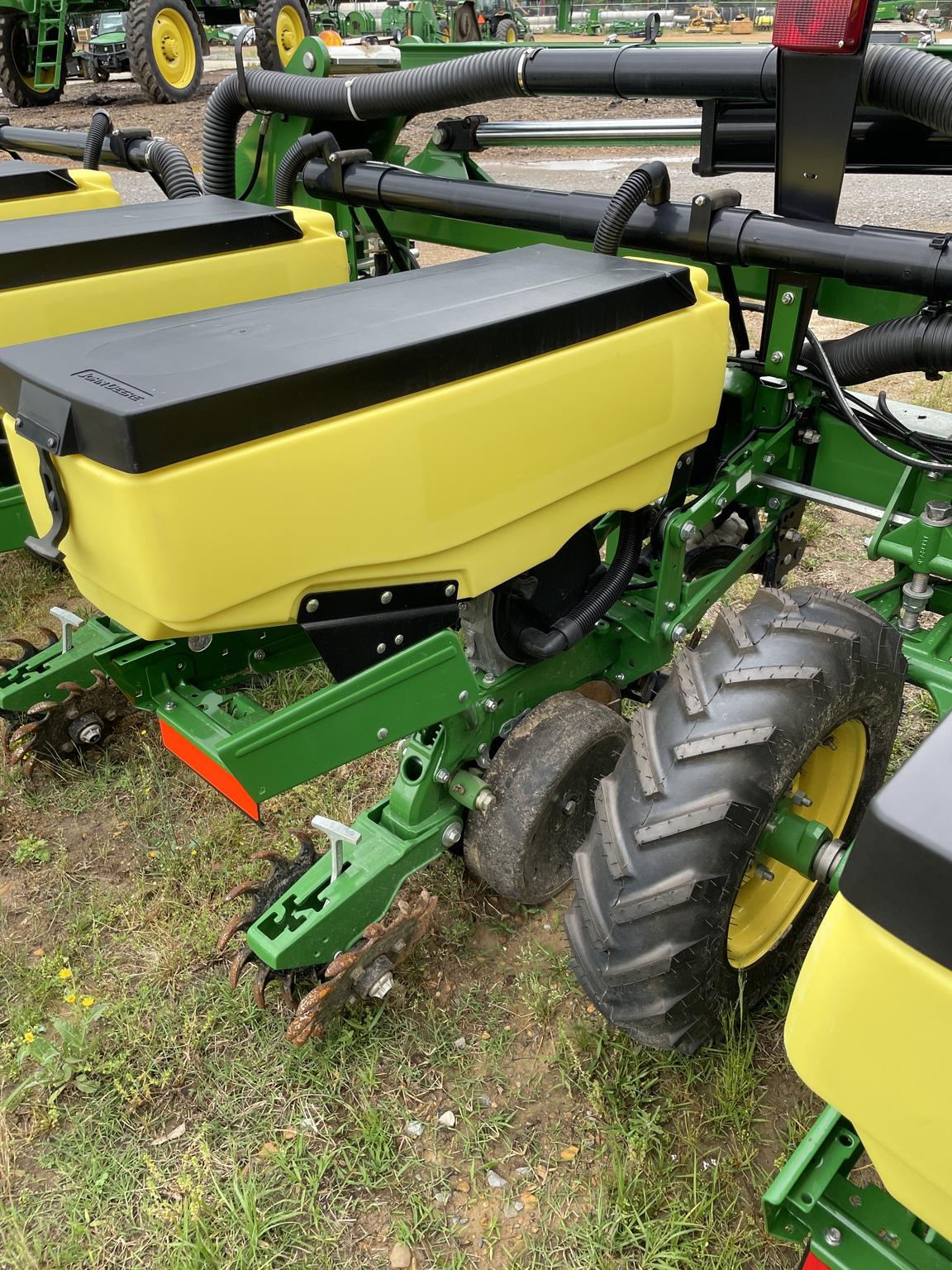 2023 John Deere 1725