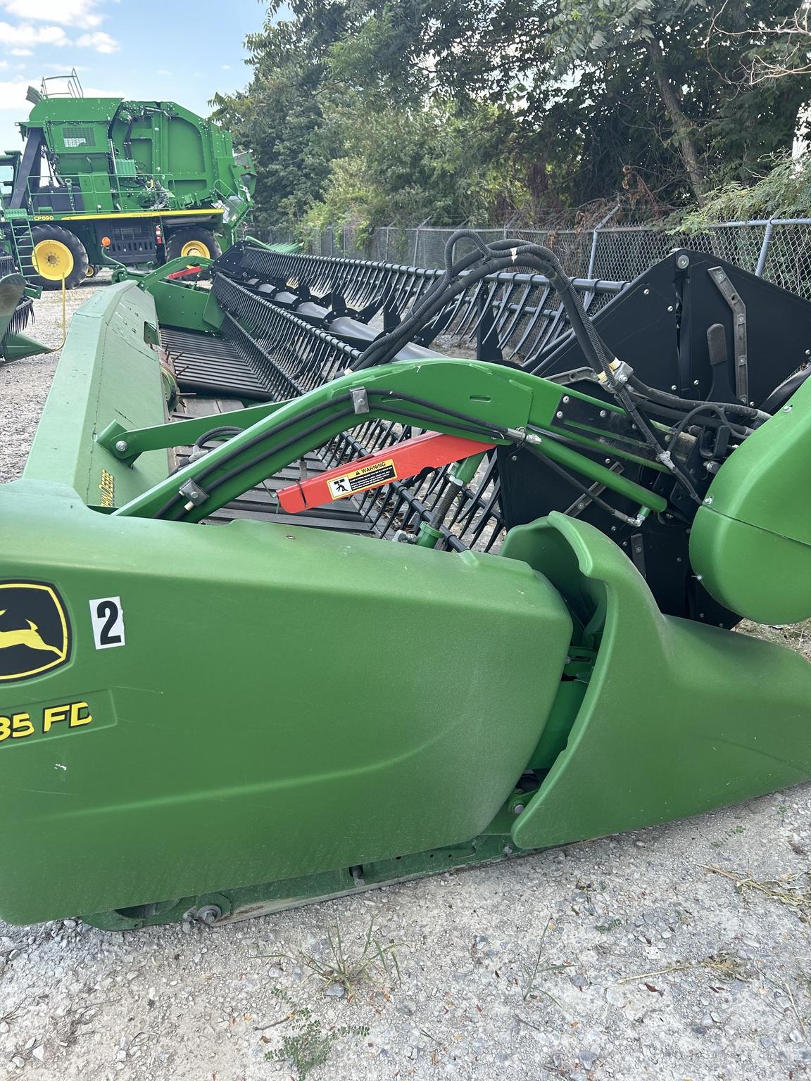 2017 John Deere 635FD