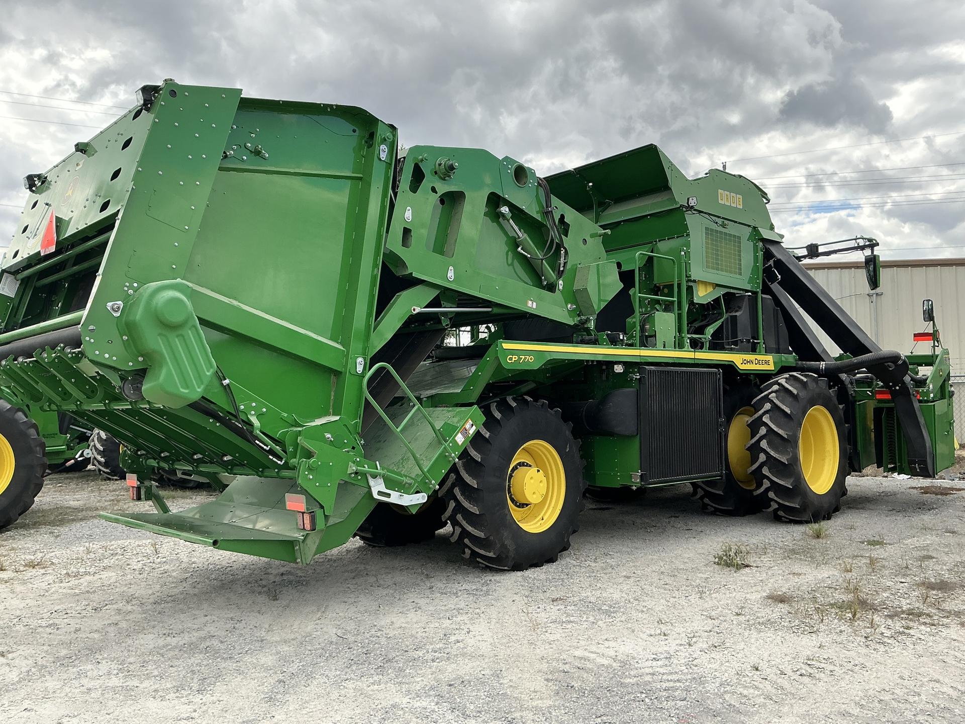 2022 John Deere CP770