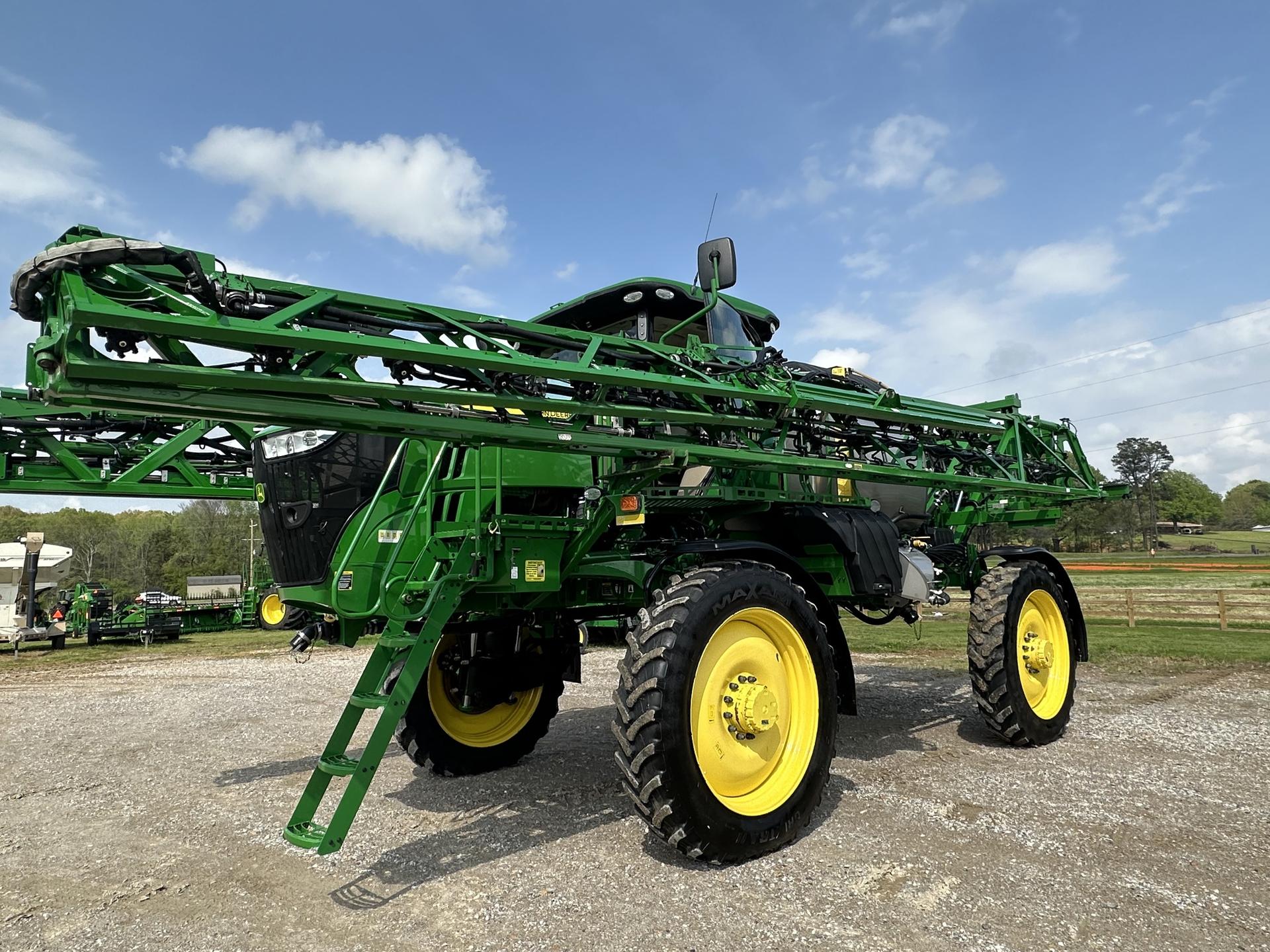 2021 John Deere R4044