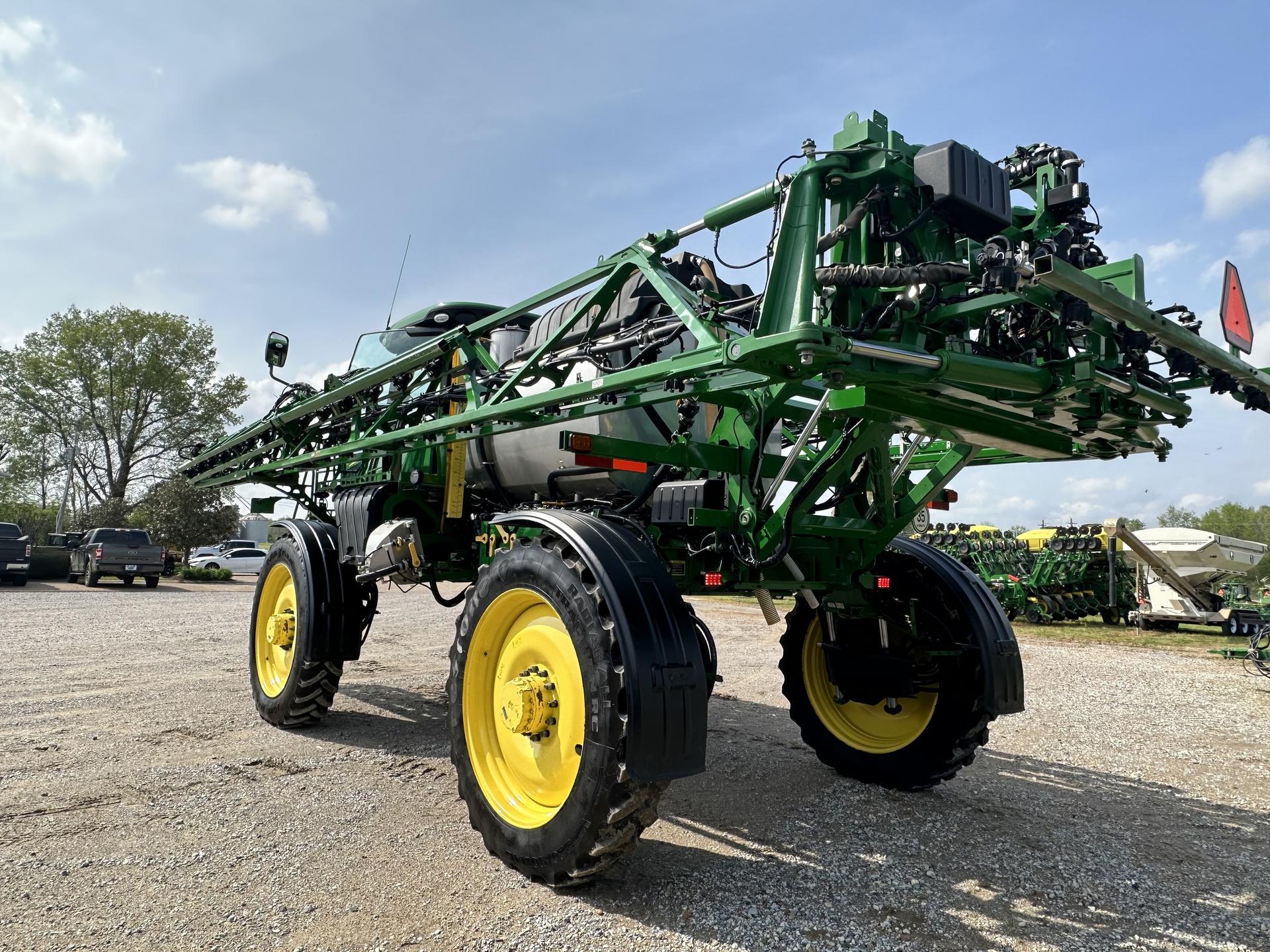 2021 John Deere R4044