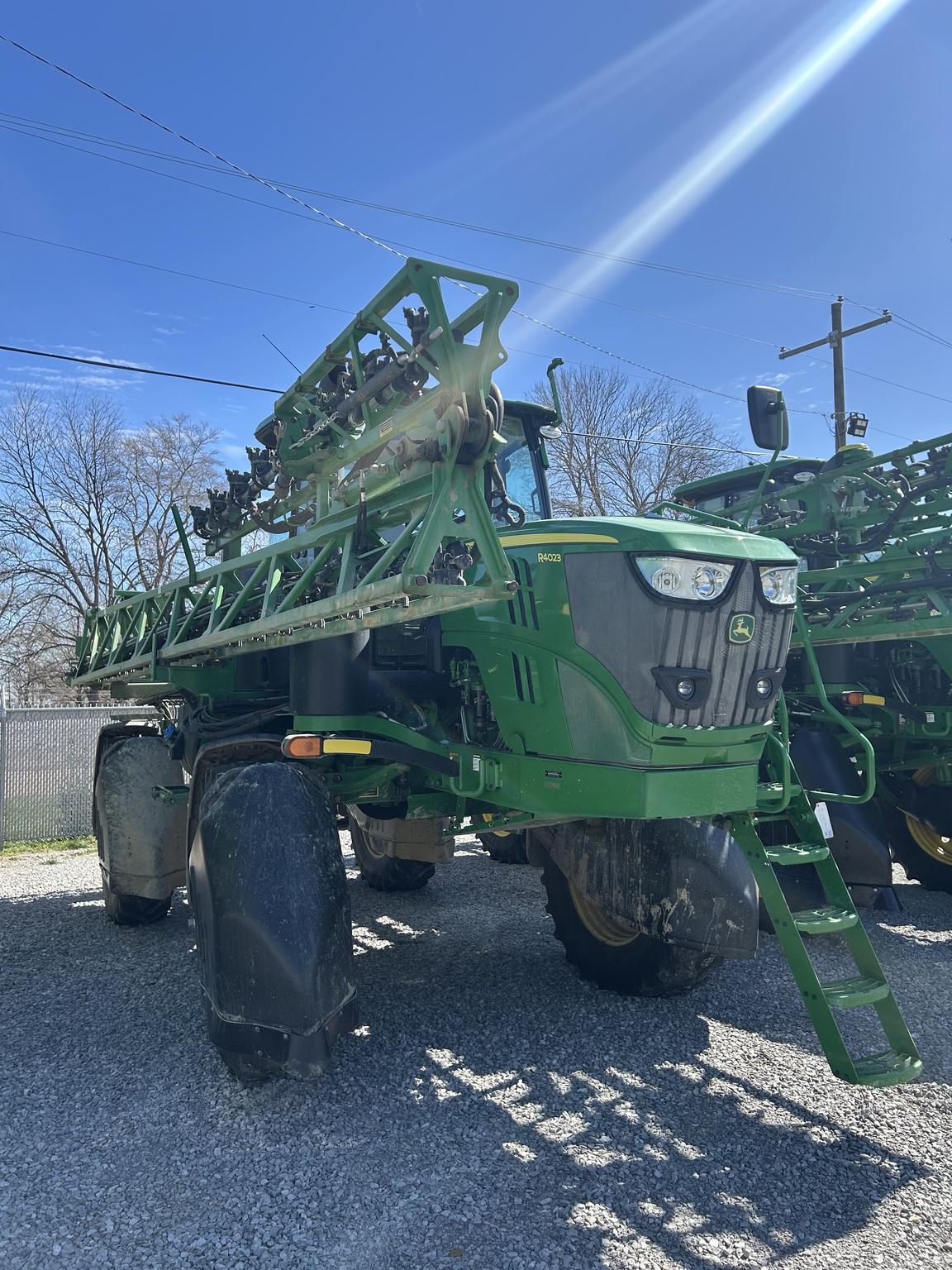 2023 John Deere R4023 Image