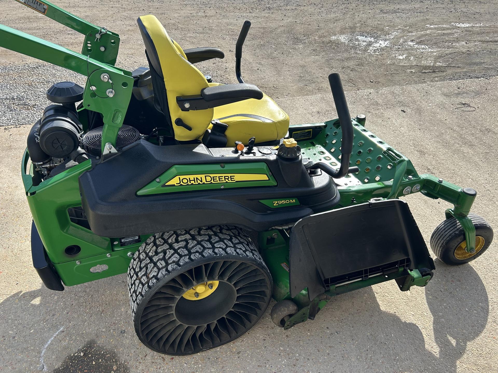 2019 John Deere Z950M Image