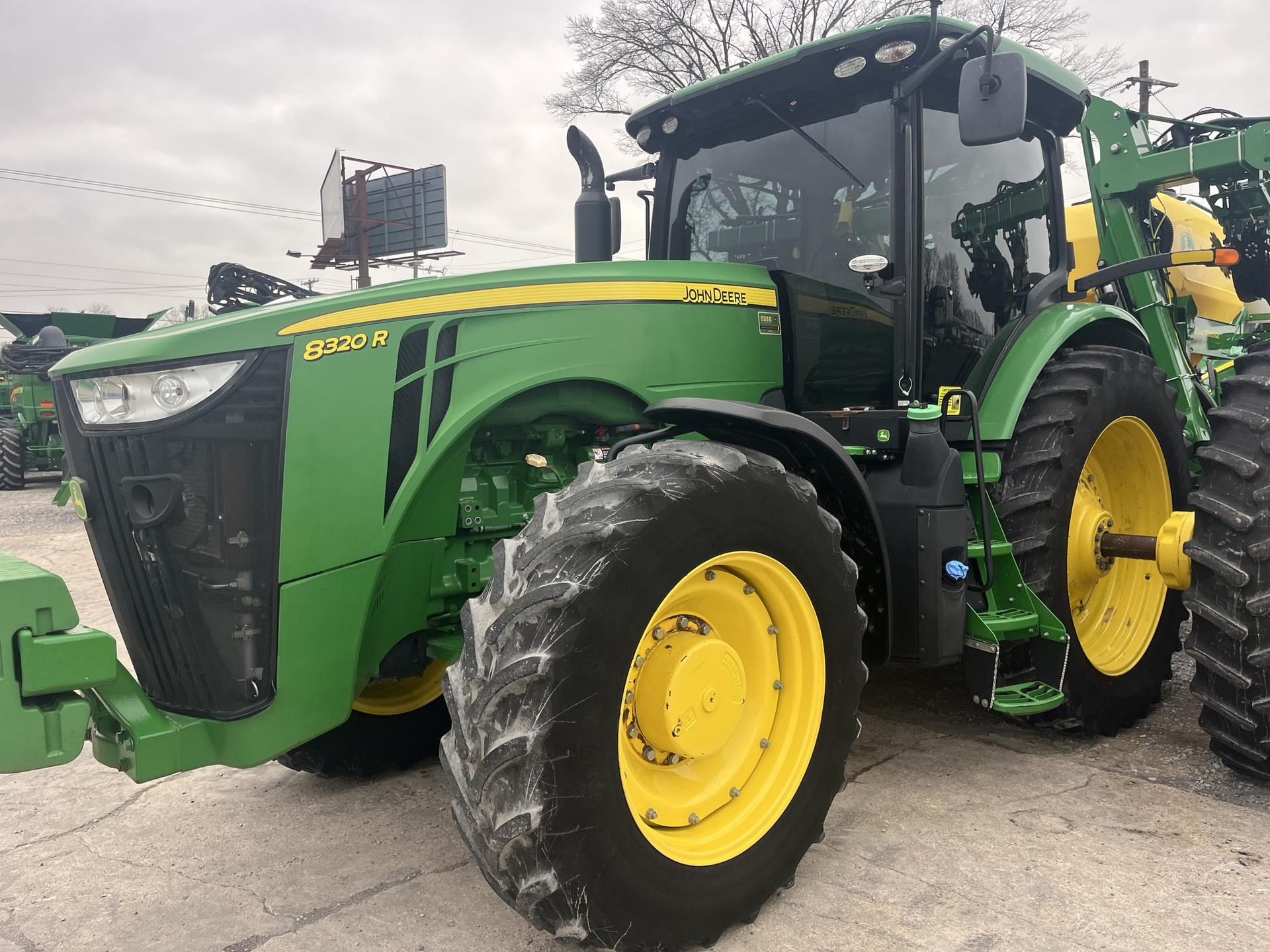 2019 John Deere 8320R Image