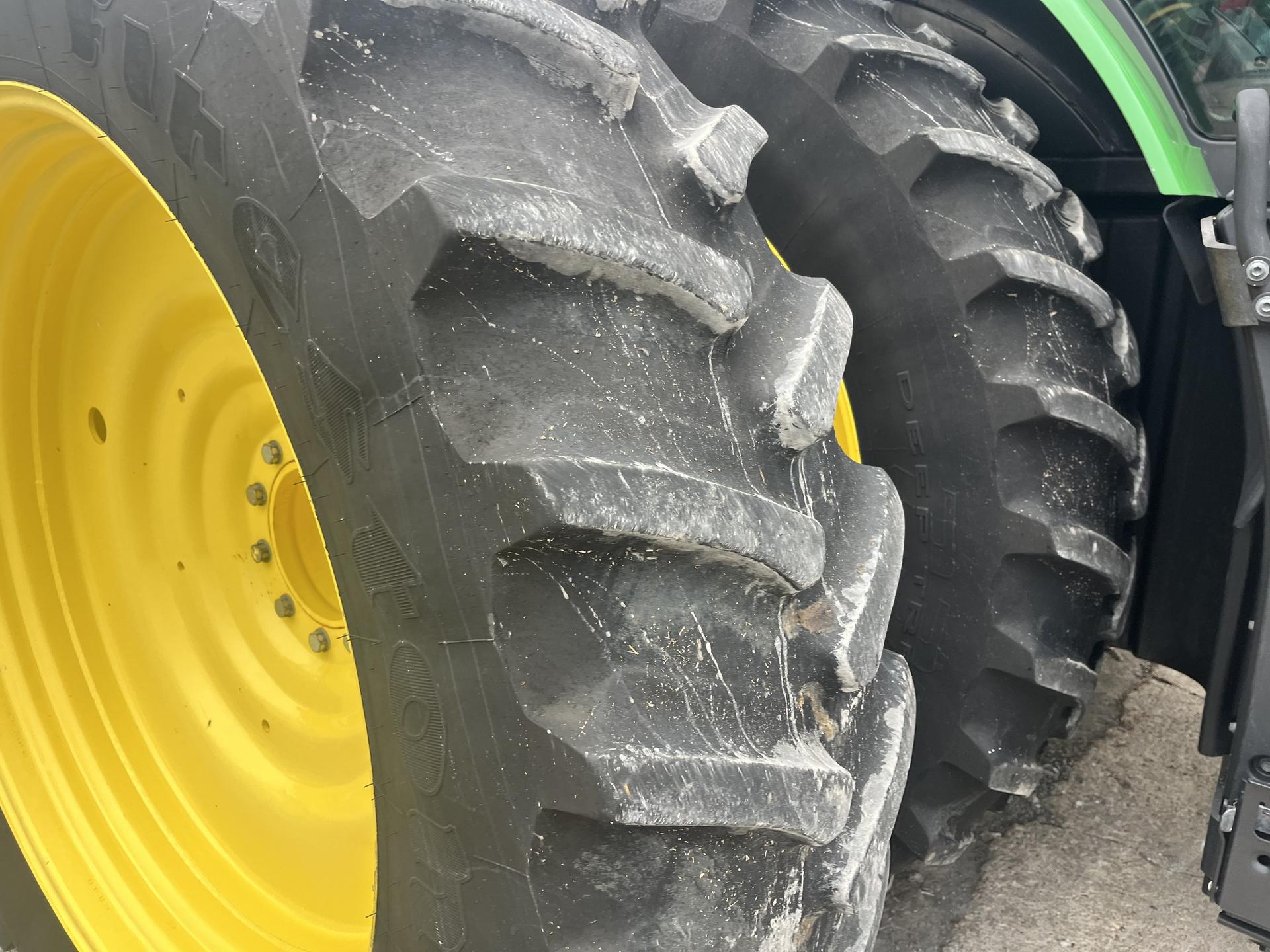 2019 John Deere 8320R Image