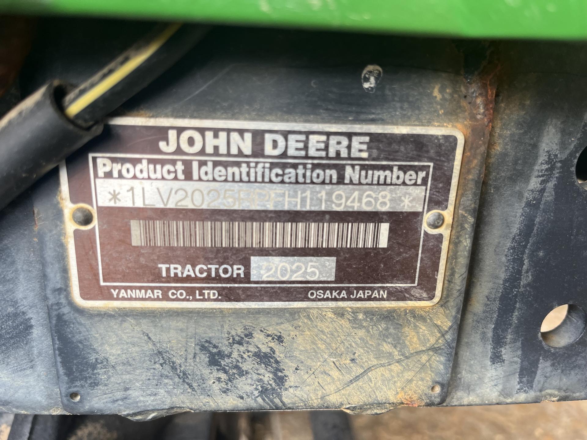 2015 John Deere 2025R Image