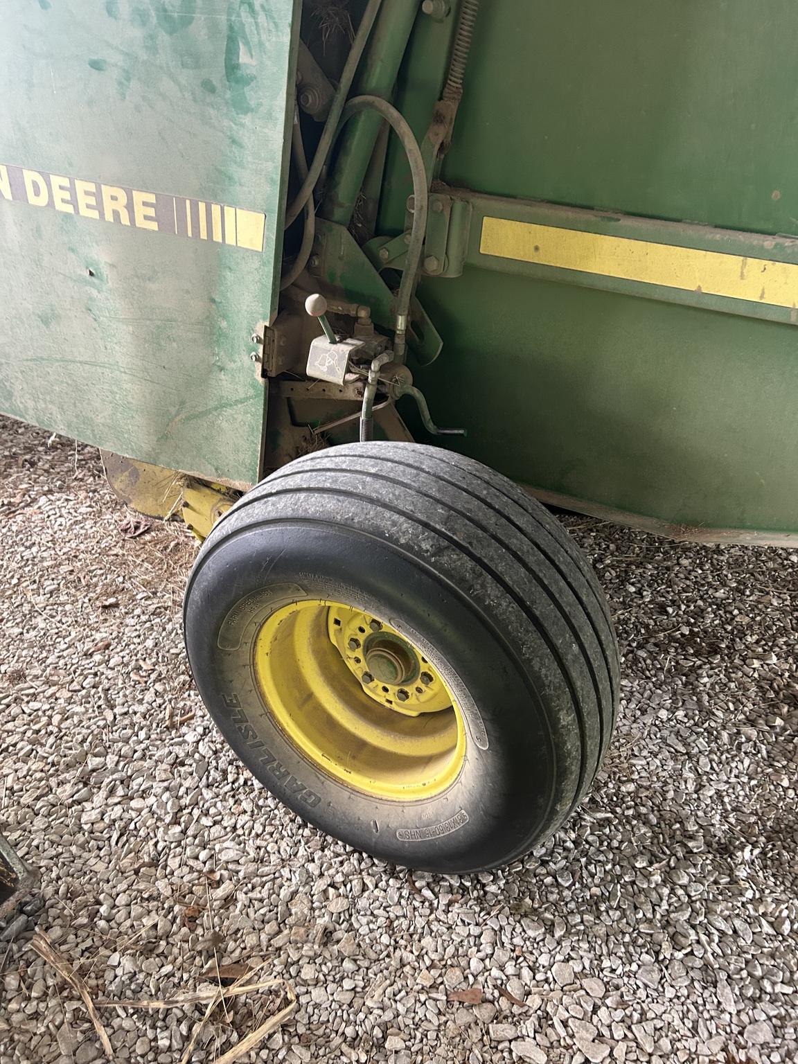 1990 John Deere 535 Image