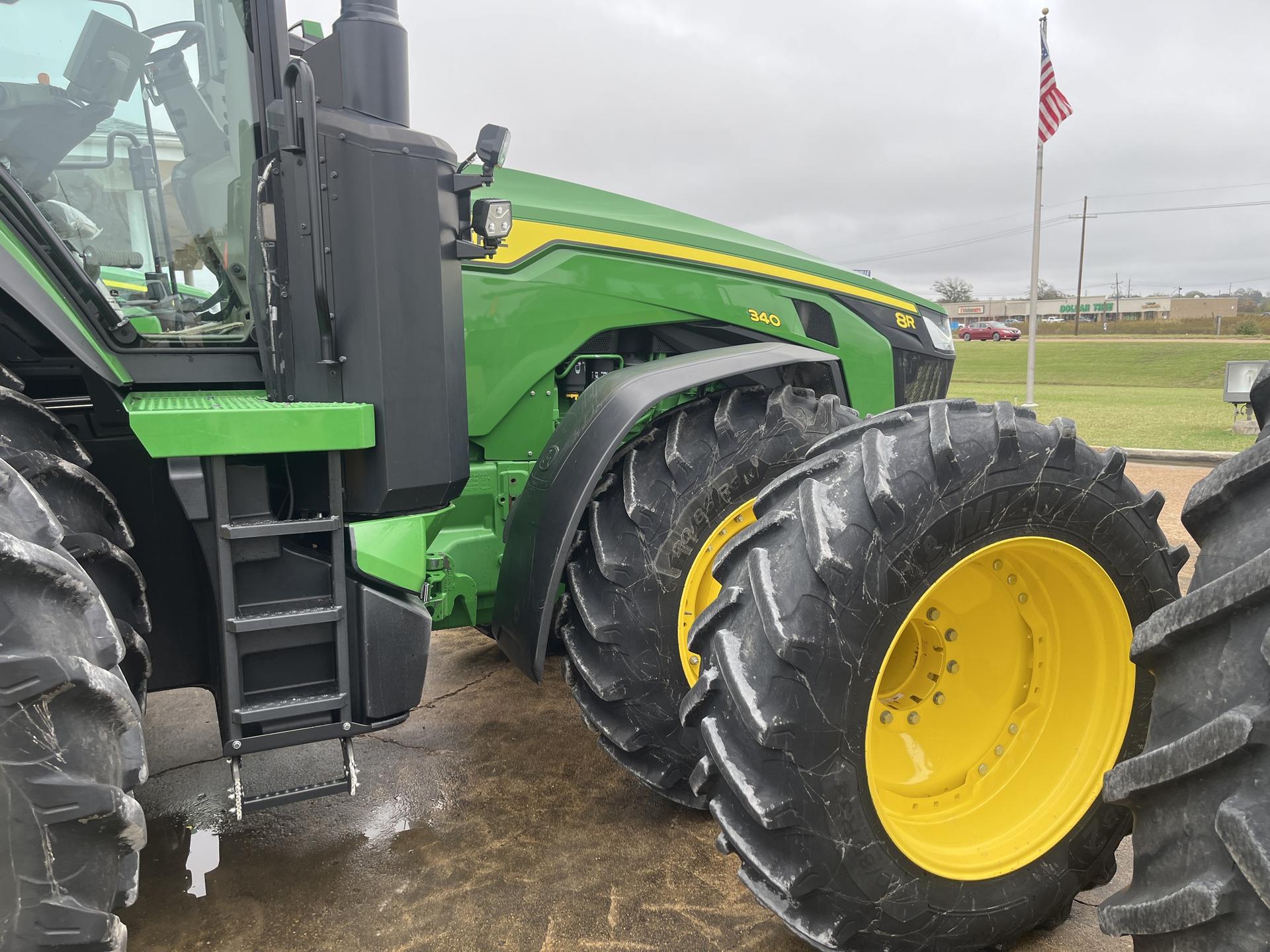 2023 John Deere 8R 340