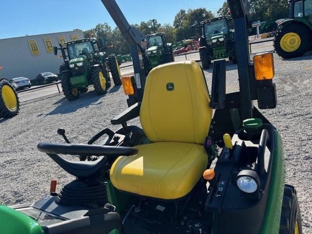 2022 John Deere 2025R