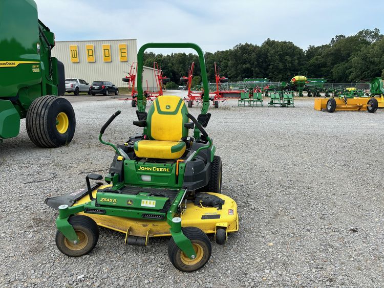 2021 John Deere Z545R Image