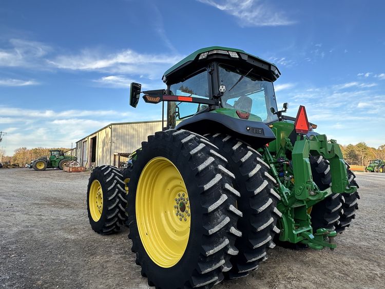 2022 John Deere 8R 310