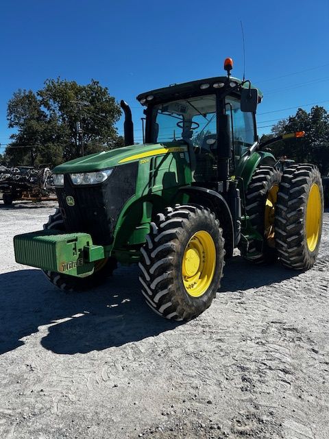 2015 John Deere 7210R Image