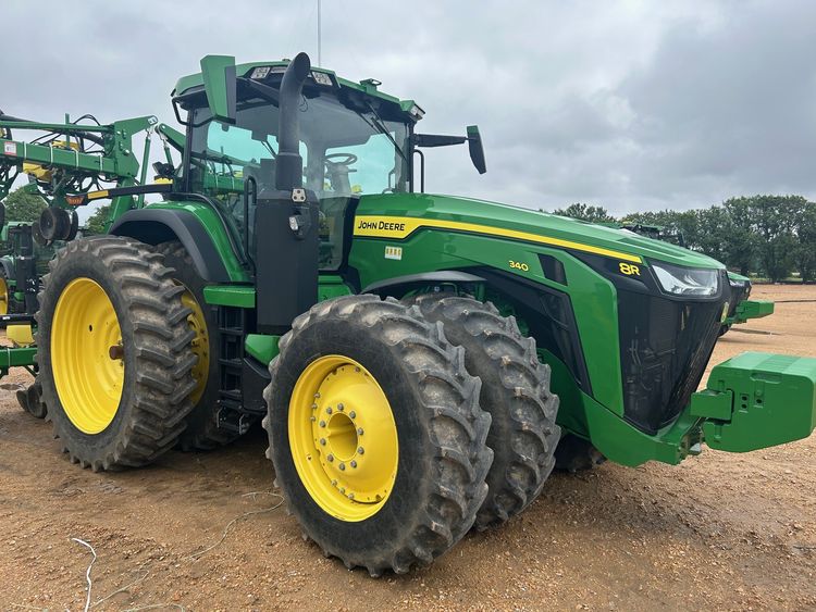 2022 John Deere 8R 340