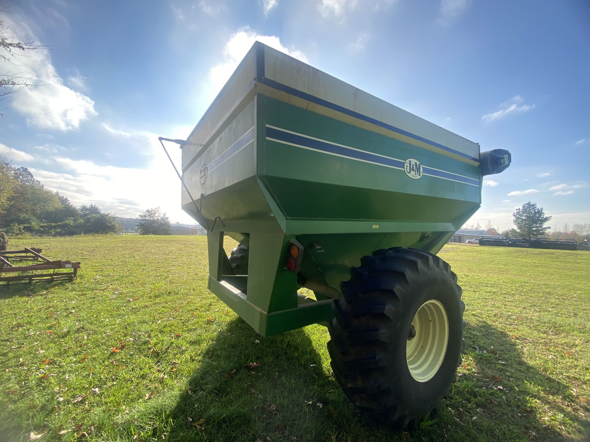 2010 J&M J&M 525-14W GRAIN CART Image