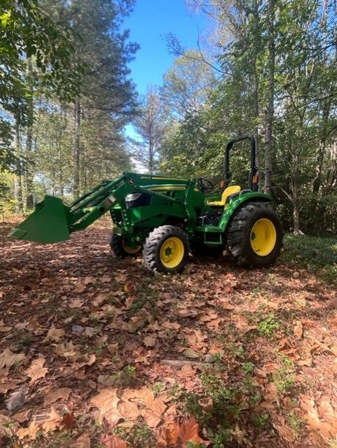 2019 John Deere 4044M