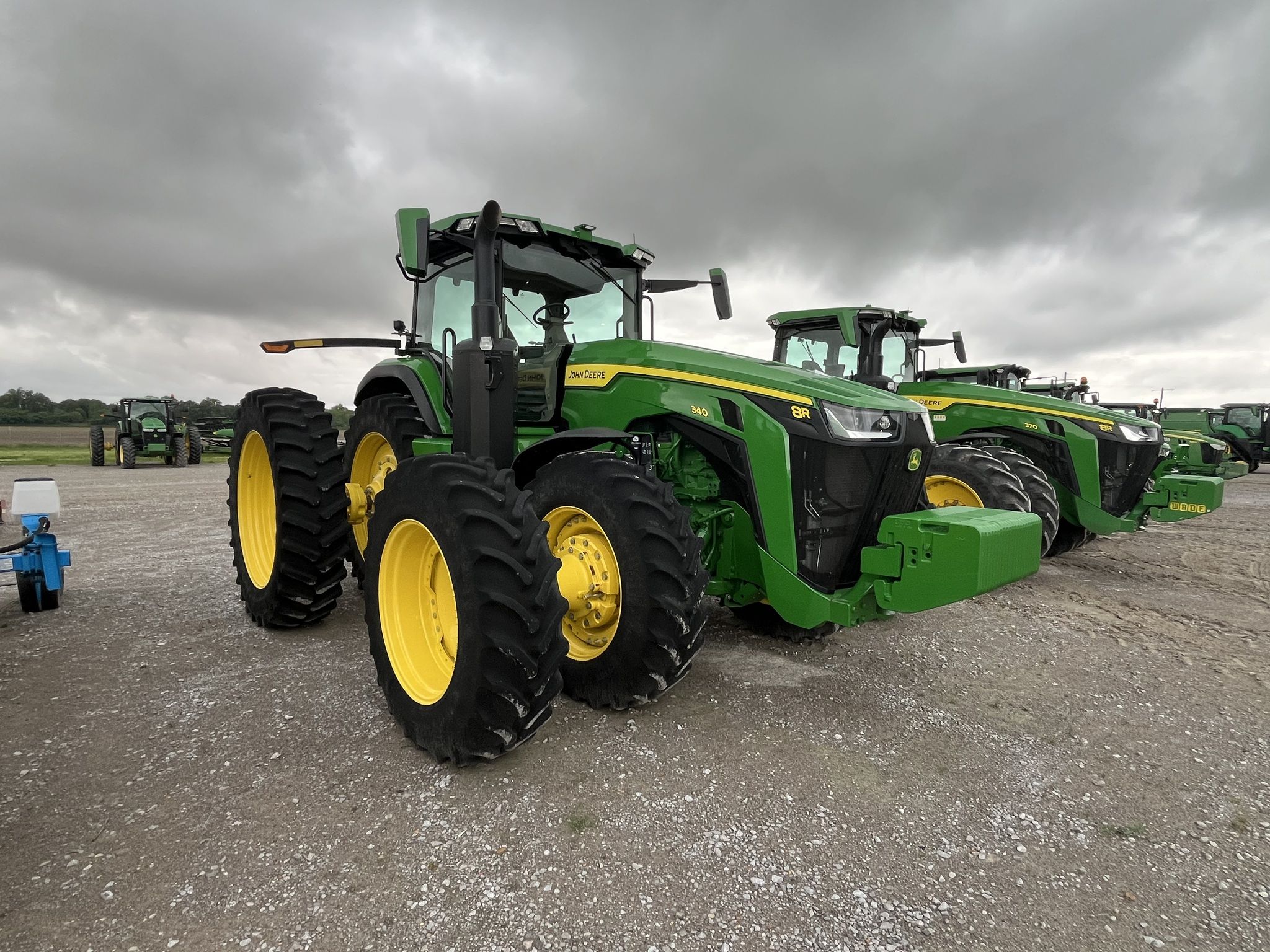 2022 John Deere 8R 340