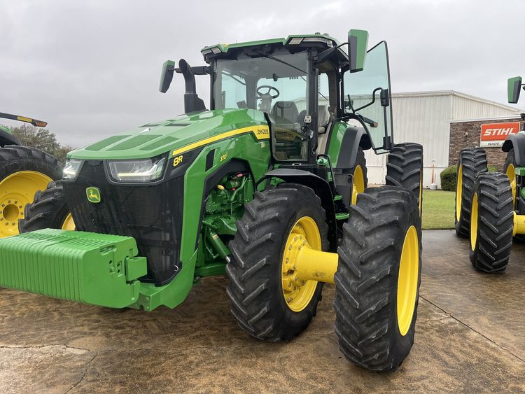 2023 John Deere 8R 370 Image