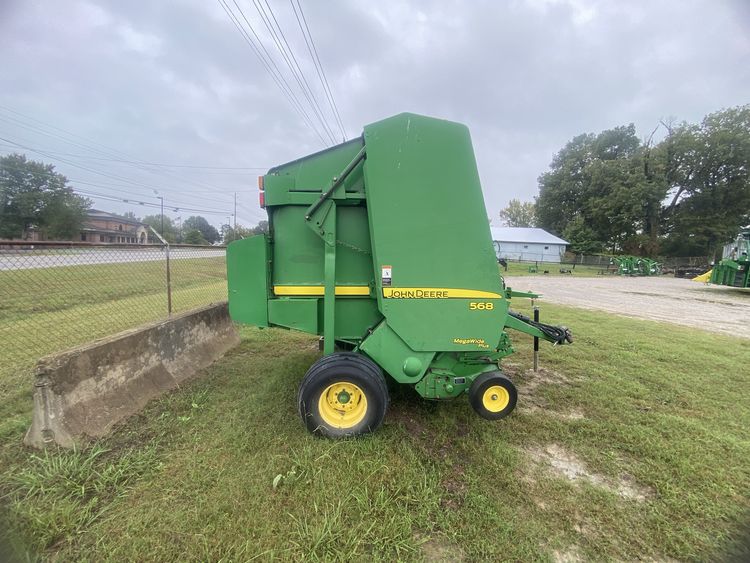 2007 John Deere 568 Image