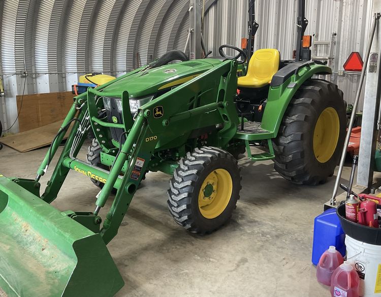 2015 John Deere 4044M