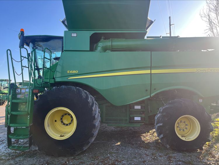 2015 John Deere S680 Image