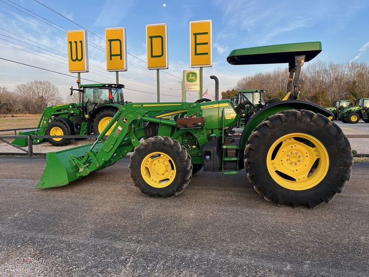 2018 John Deere 5100M