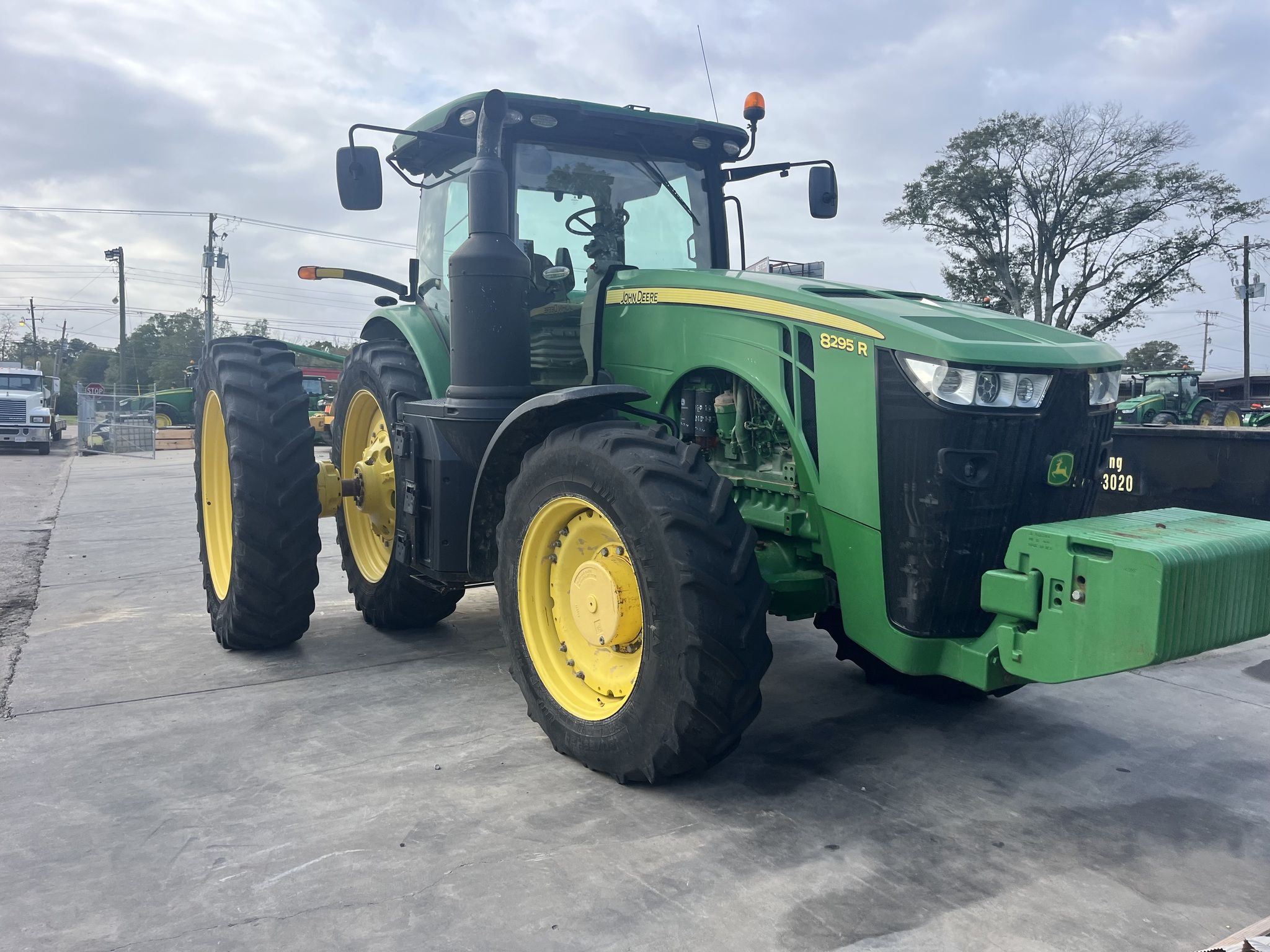 2019 John Deere 8295R Image