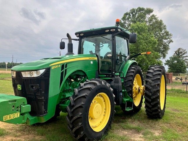 2016 John Deere 8320R